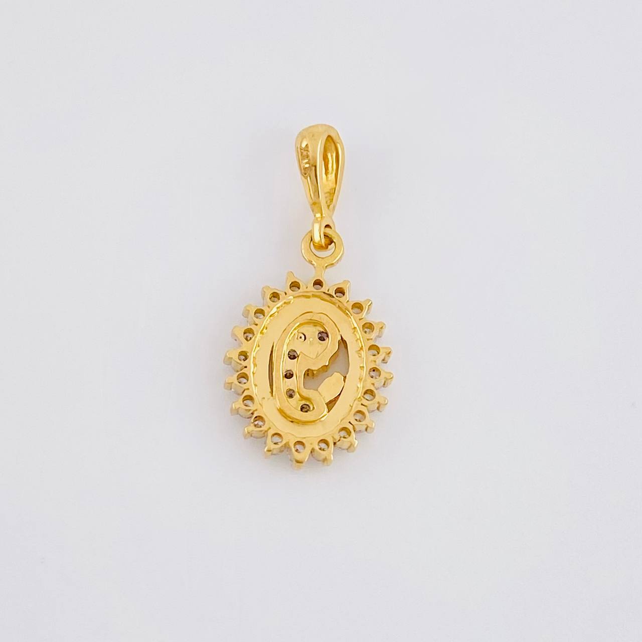Dije Virgen Maria Diamantes 19pts 1.25g / 2cm Oro Amarillo 18K