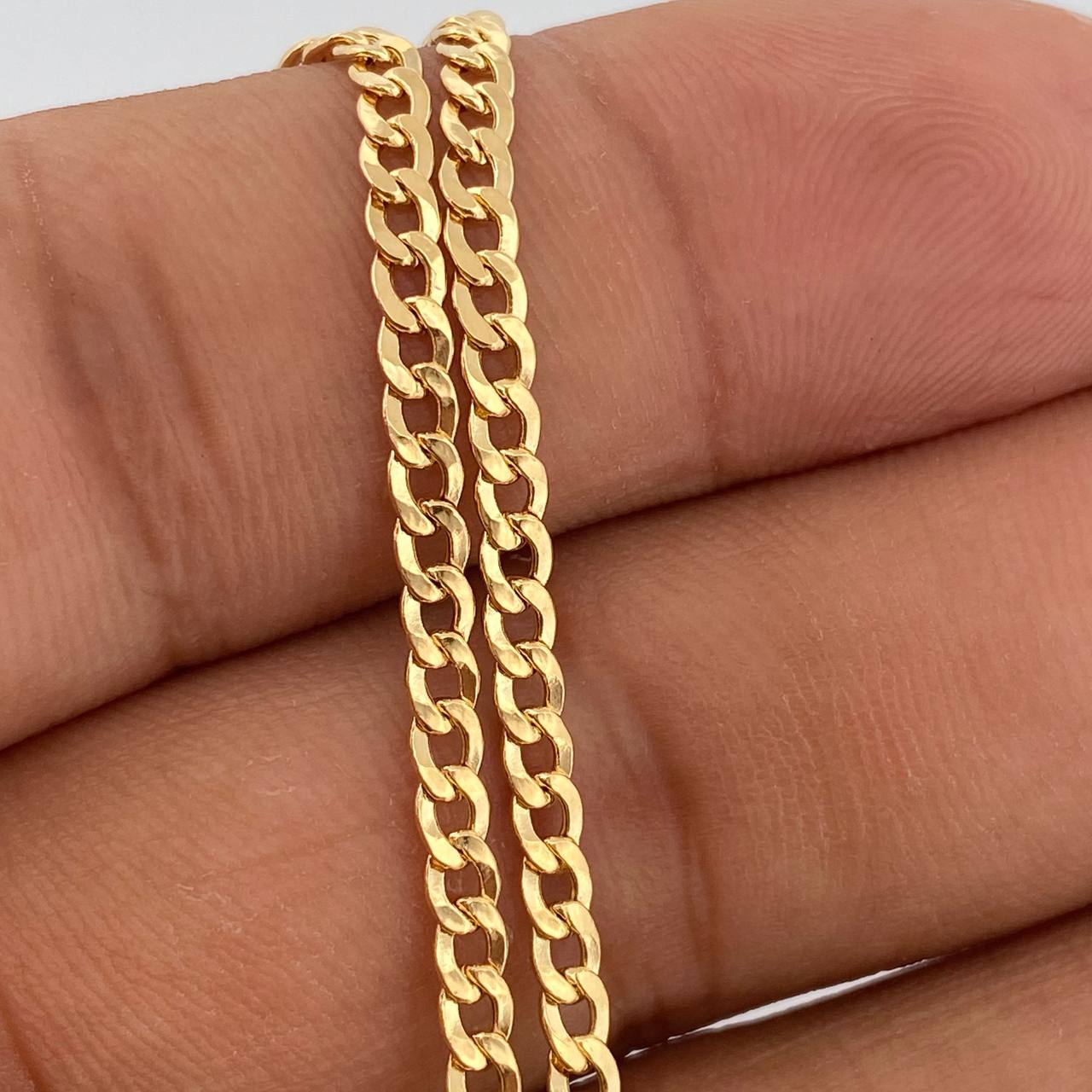 Cadena Cubana 6.1gr / 70.3cm / 2.4mm Oro Amarillo +1 18K &