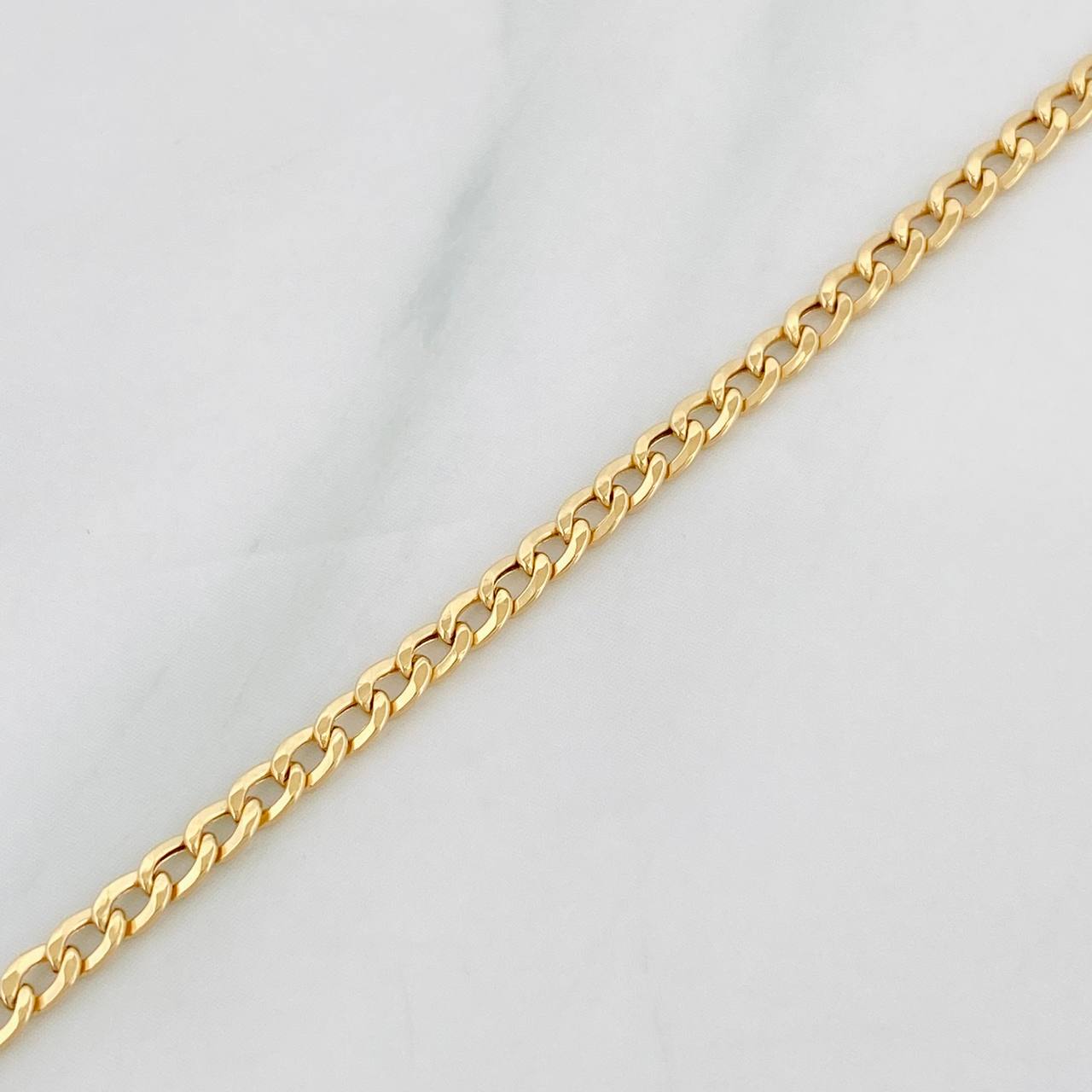 Cadena Cubana 2.1g / 45cm / 2.3mm Oro Amarillo 18K