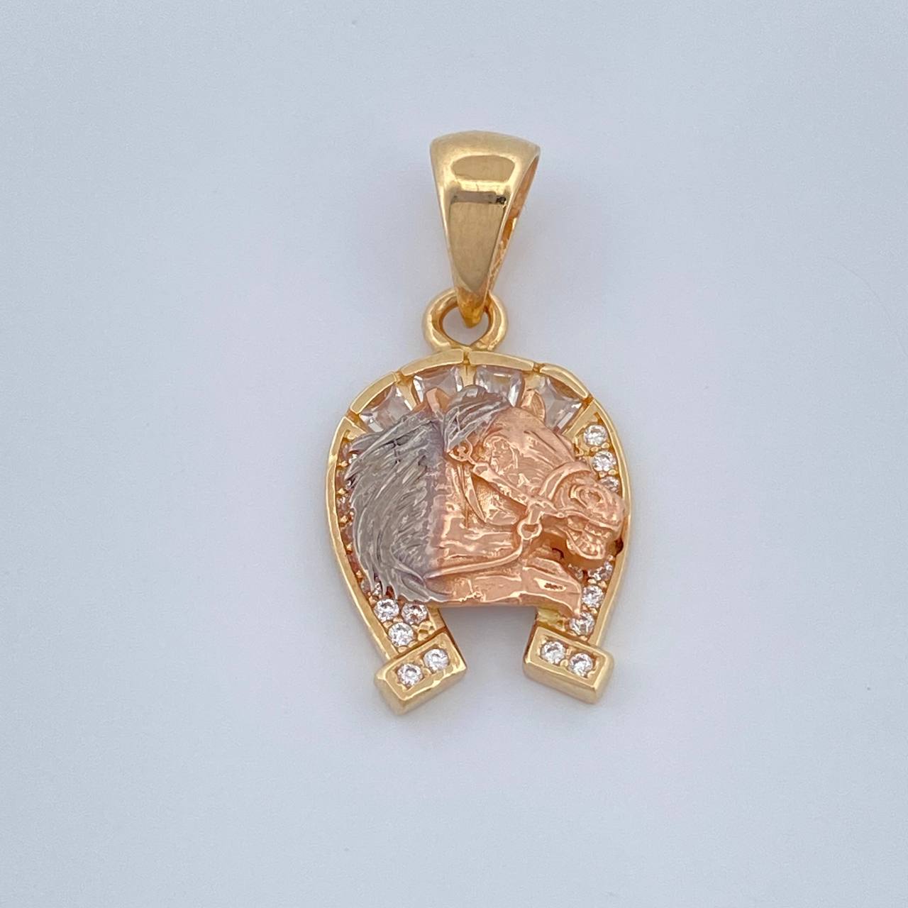 Dije Herradura Caballo 2.45gr / 2.5cm / Tres Oros 18K %