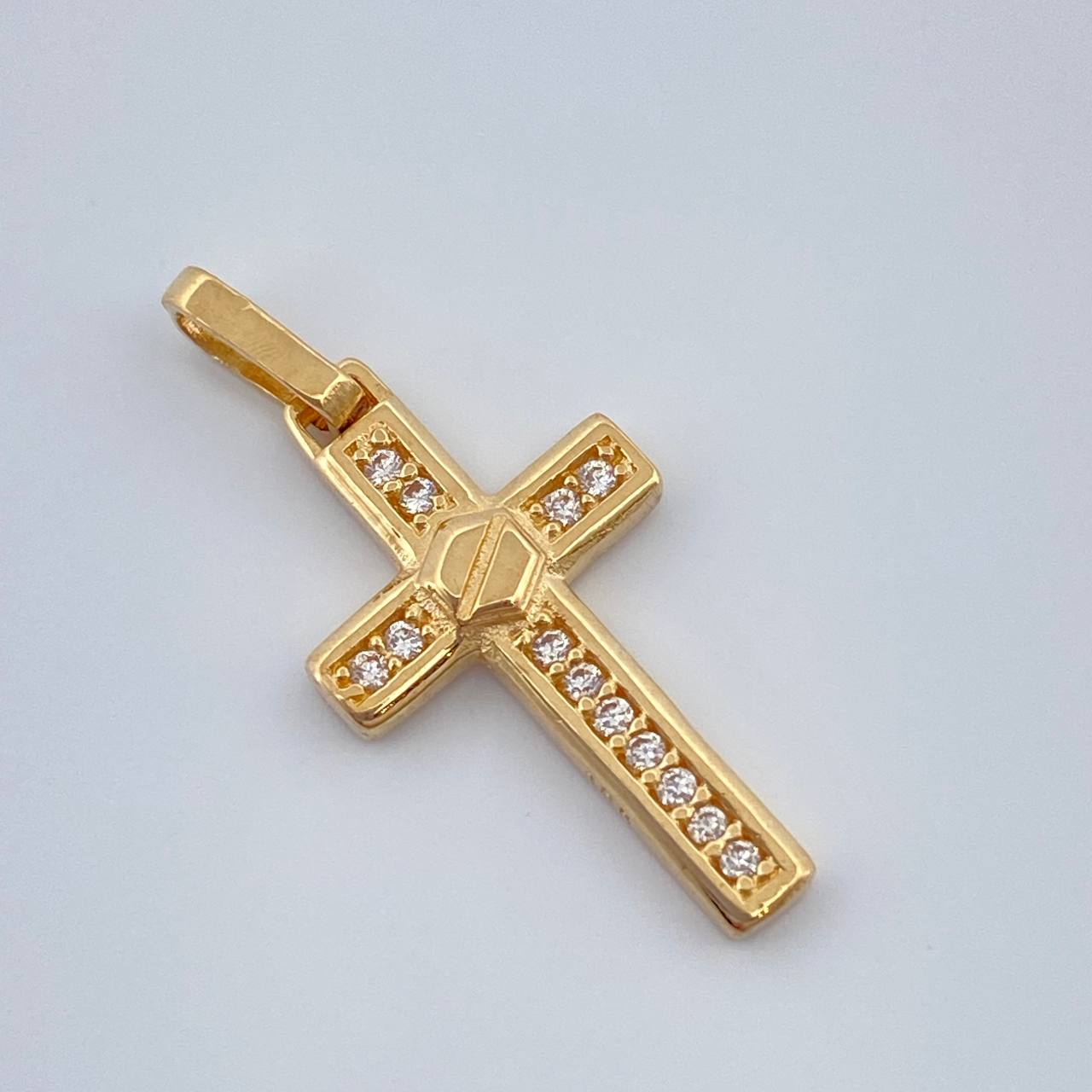 Dije Cruz Tornillo 1.1gr / 2.2cm / Oro Amarillo 18K %