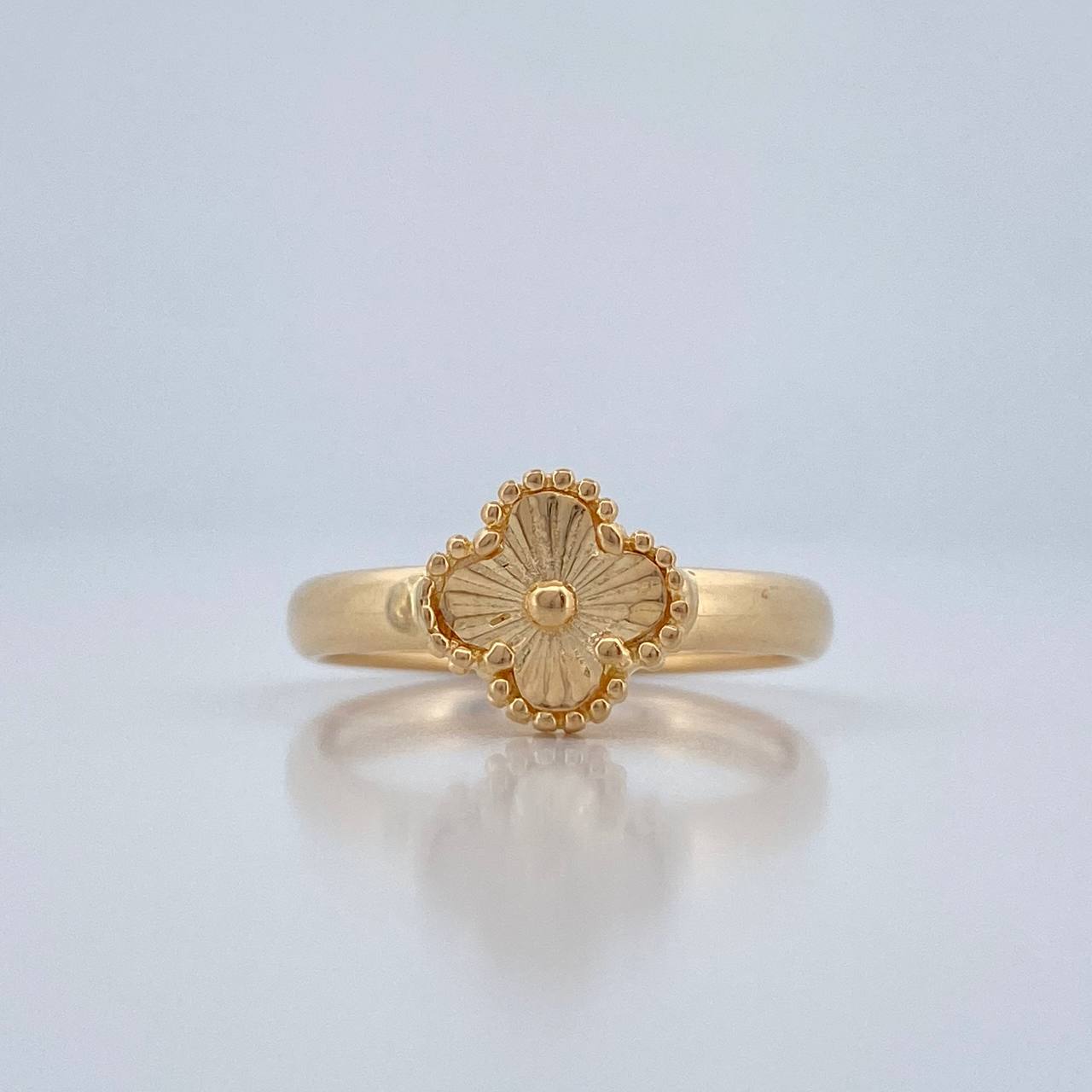 Anillo Trebol 2.15gr / T8 / Oro Amarillo 18K %