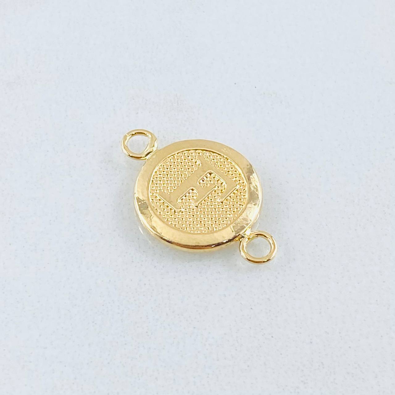 Herraje Letra F 0.6gr / 1.7cm / Oro Amarillo 18K ©