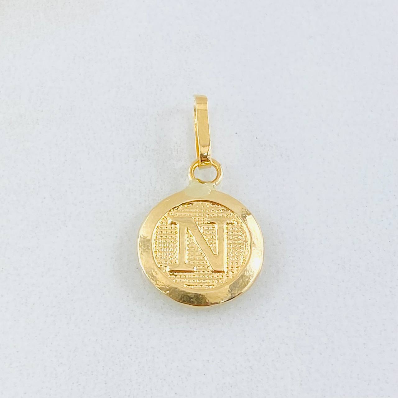 Dije Letra N 0.6gr / 2cm / Oro Amarillo 18K *