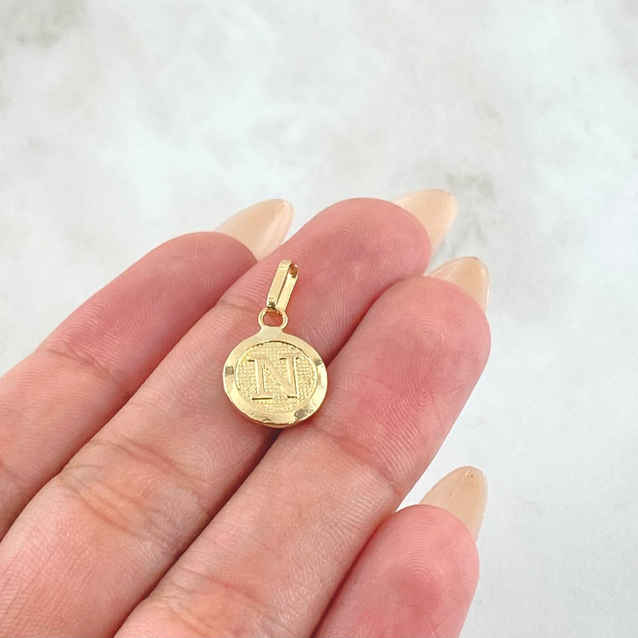 Dije Letra N 0.6gr / 2cm / Oro Amarillo 18K *