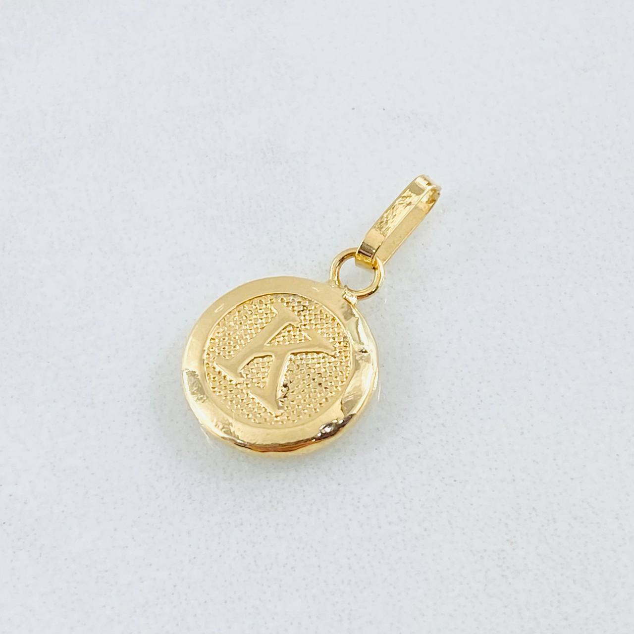 Dije Letra K 0.65gr / 2cm / Oro Amarillo 18K *