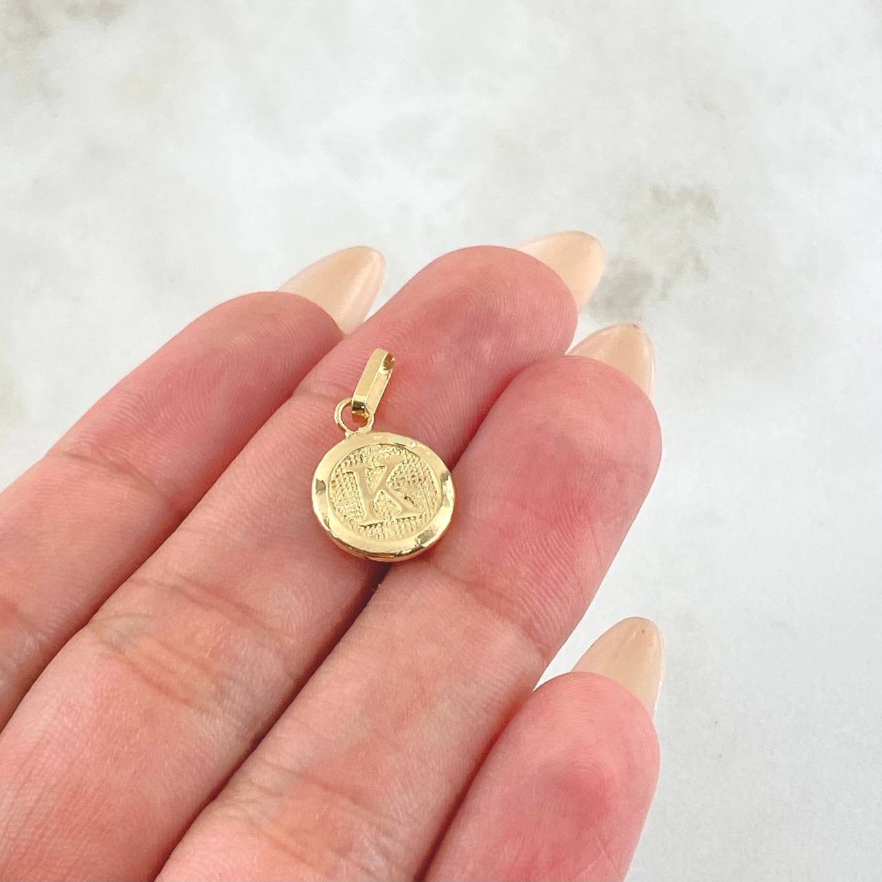Dije Letra K 0.65gr / 2cm / Oro Amarillo 18K *