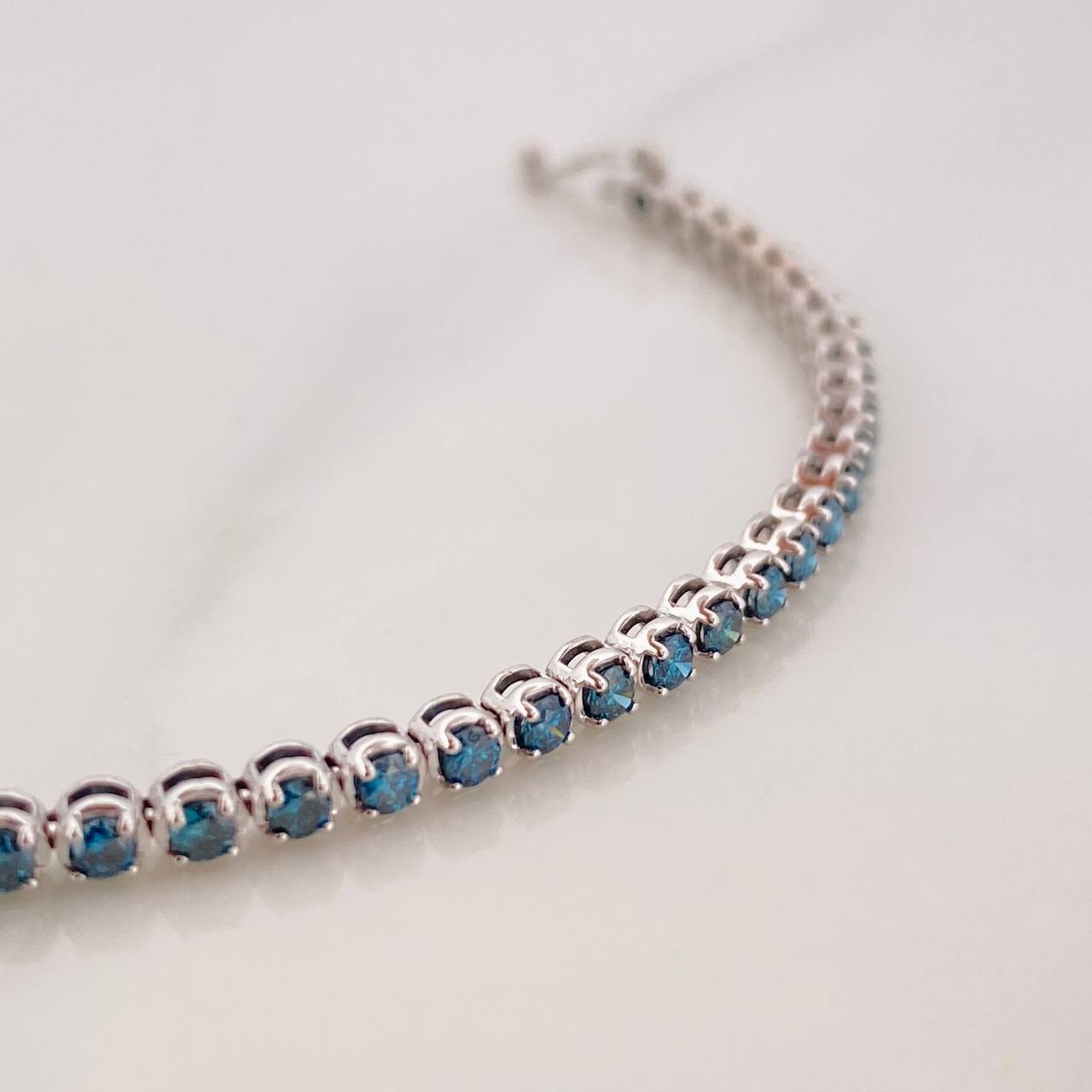 Pulso Circular Diamantes 2.20qts 7.5g / 17.05cm / 2.79mm Oro Blanco 18K