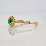 Anillo Halo Circular Diamantes 20pts Esmeralda 0.17pts 1.95g / T5 1/4 Dos Oros Amarillo Blanco 18K