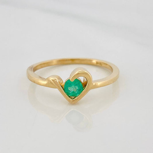 Anillo Corazon Esmeralda 20pts 2.4g / T6 3/4 Oro Amarillo 18K