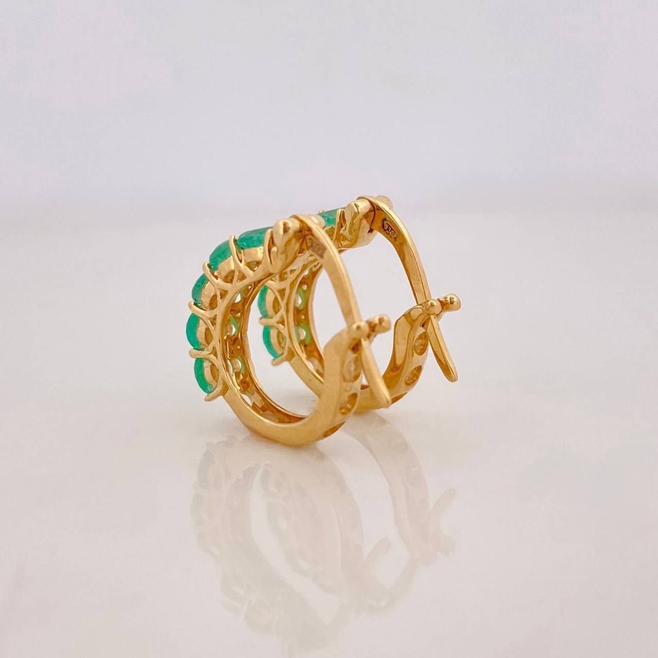 Candongas Omega Esmeraldas 0.97pts 2.5g / 1.05cm Oro Amarillo 18K