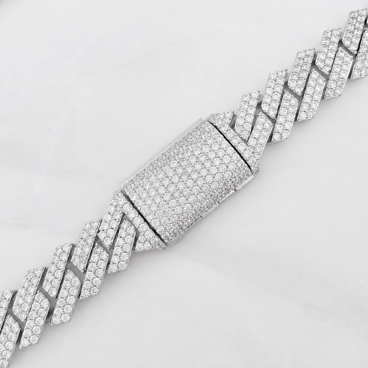Cadena Cubana 135g / 50cm / 12.3mm Plata Rodinada 925