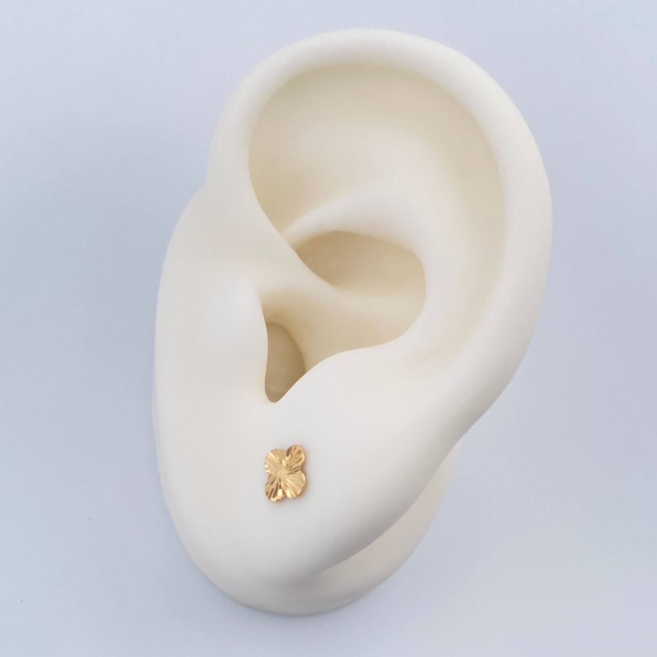 Topos Trebol 0.65gr / 4.7mm Oro Amarillo 18K %