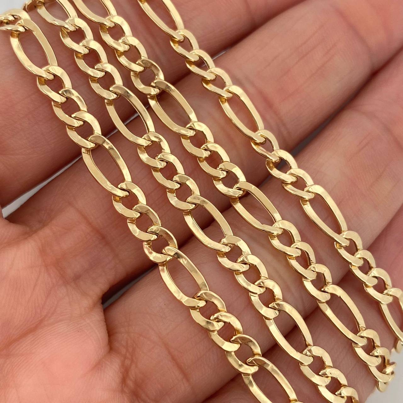 Cadena Figaro 7.65gr / 72.8cm / 4.58mm Oro Amarillo +1 18K $