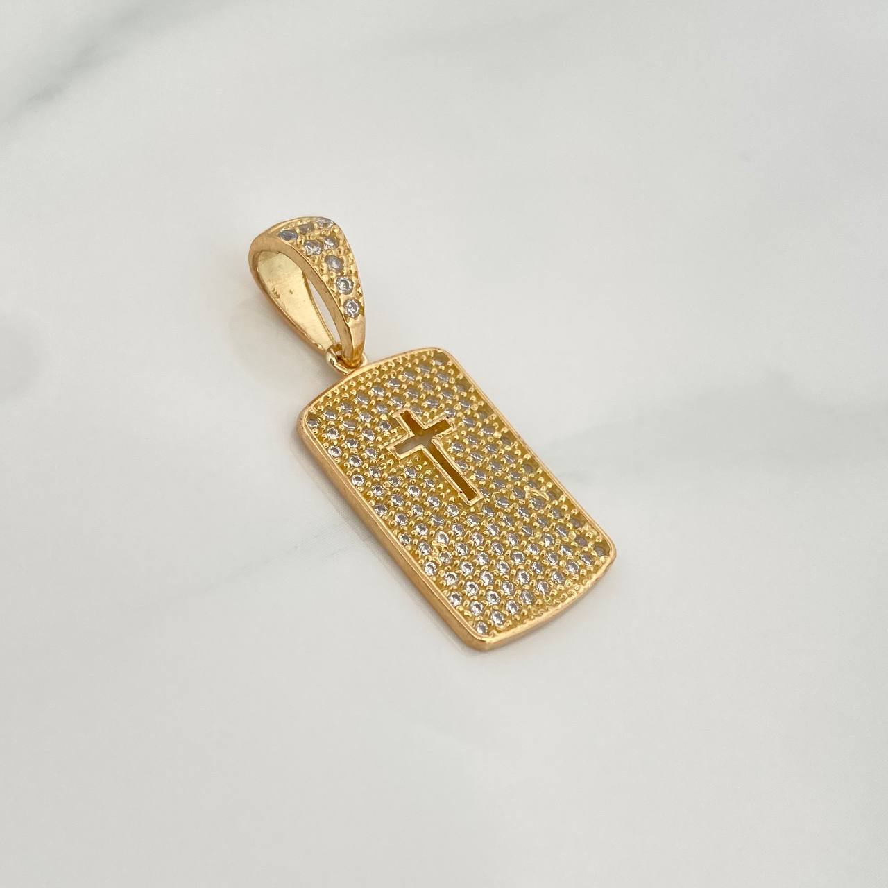 Dije Placa Cruz 3.35gr / 3cm / Oro Amarillo 18K $