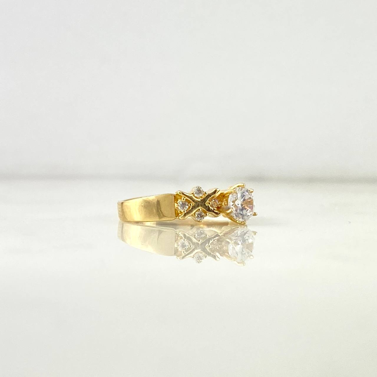 Anillo Solitario X 3.9gr / T5 / Circones Blancos Oro Amarillo