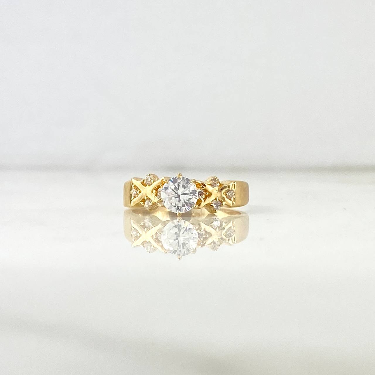 Anillo Solitario X 3.9gr / T5 / Circones Blancos Oro Amarillo