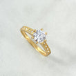 Anillo Solitario Churumbela 2gr / T6 / Circones Blancos Oro Amarillo