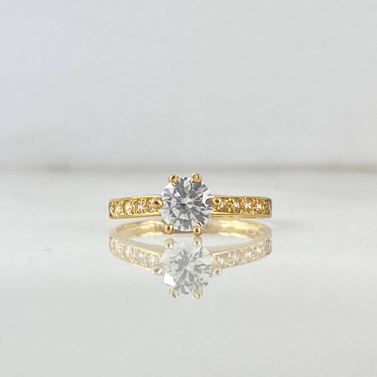 Anillo Solitario Churumbela 2gr / T6 / Circones Blancos Oro Amarillo