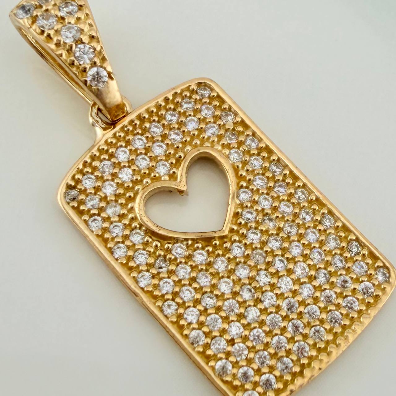 Dije Placa Corazon 3.2gr / 3.1cm / Oro Amarillo 18K %