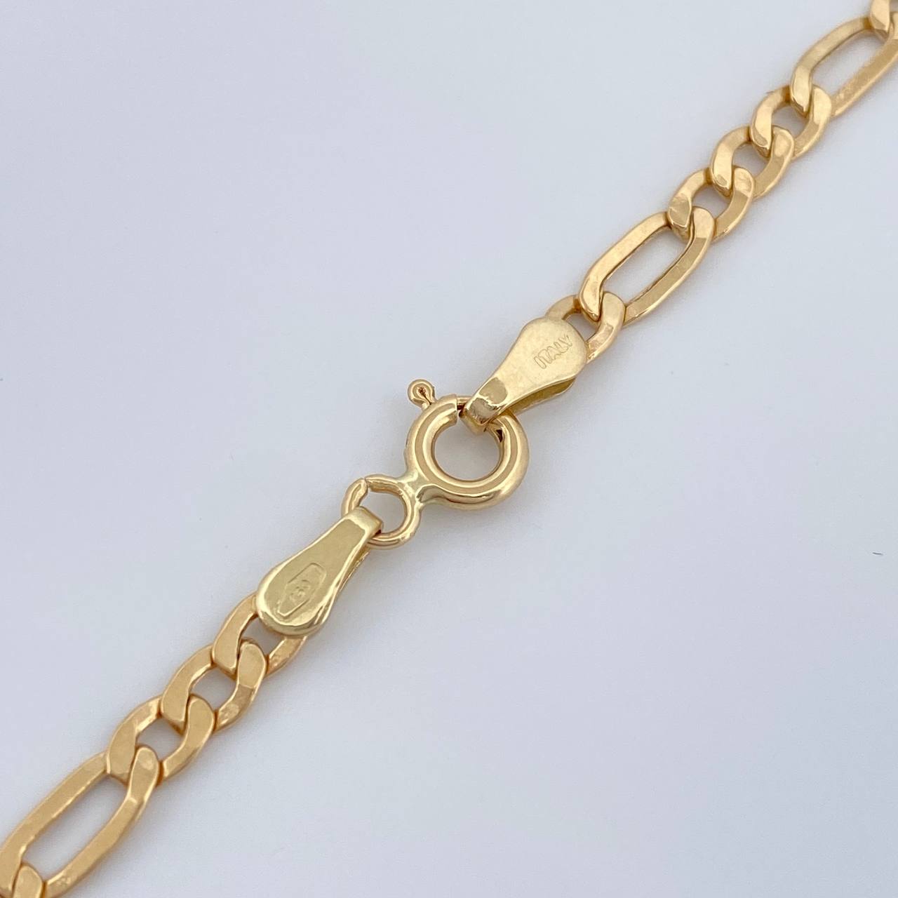 Cadena Figaro 5.4gr / 60.5cm / 3.31mm Oro Amarillo +1 18K $