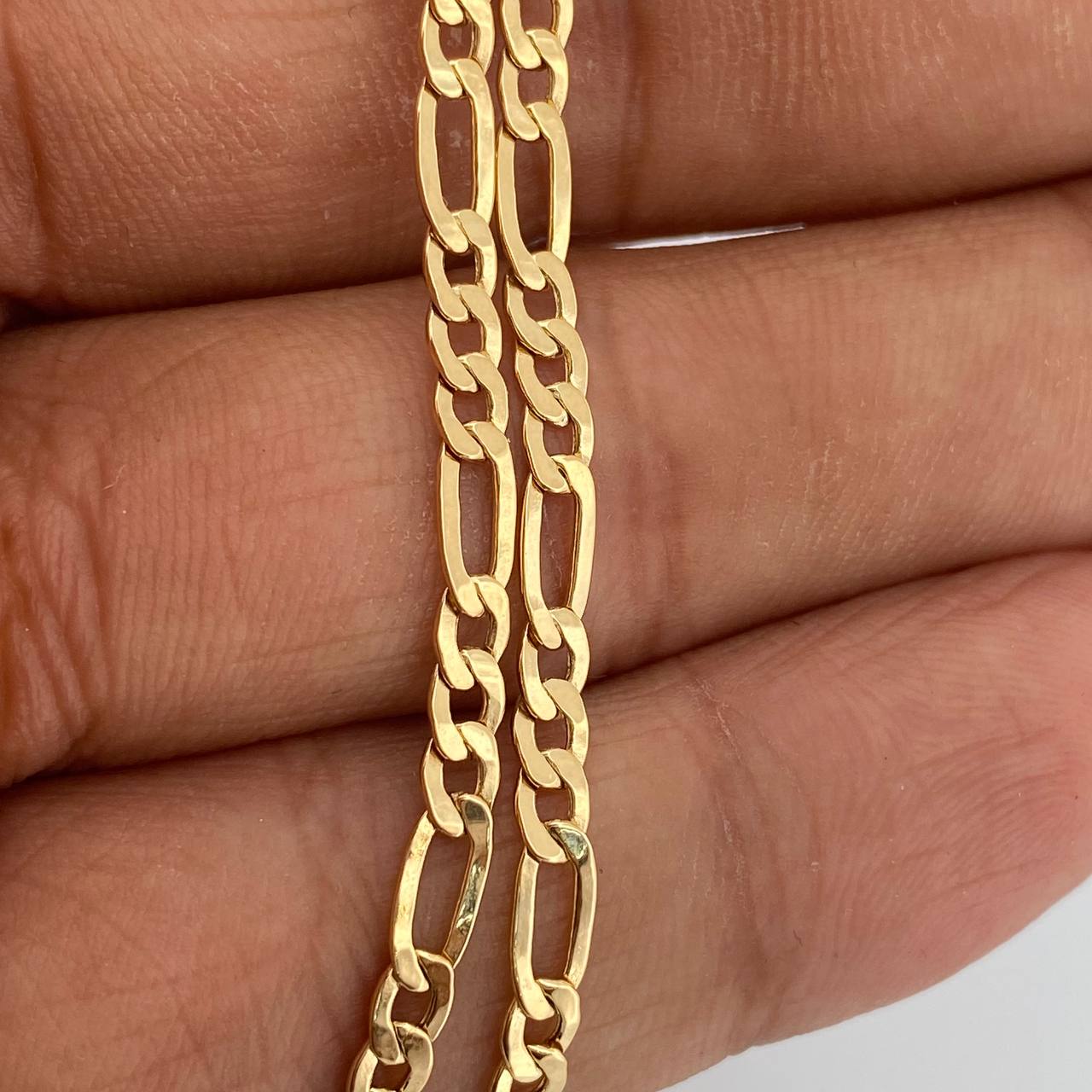 Cadena Figaro 5.4gr / 60.5cm / 3.31mm Oro Amarillo +1 18K $