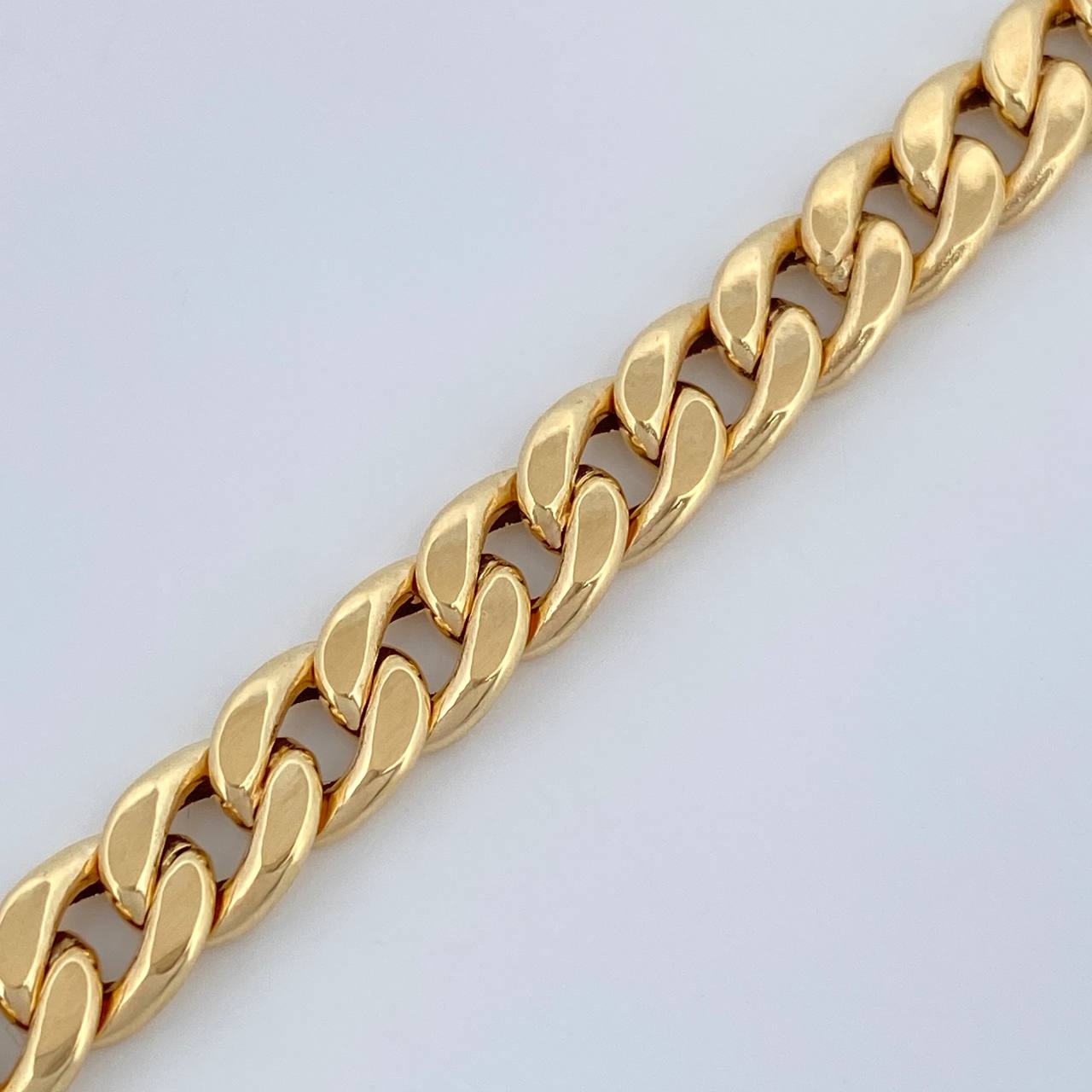 Pulso Cubana 3.65gr / 20.3cm / 5.58mm Oro Amarillo +1 18K $