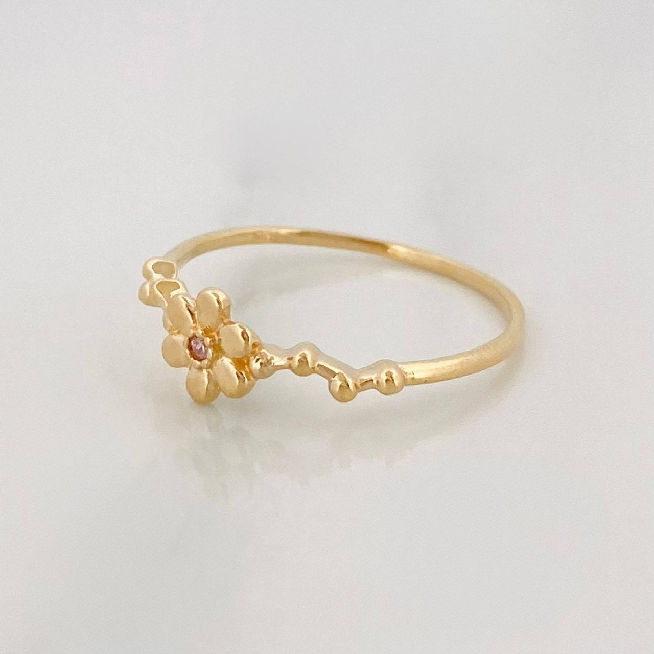 Anillo Flores 1.3 g / T7 1/4 Oro Amarillo 18K