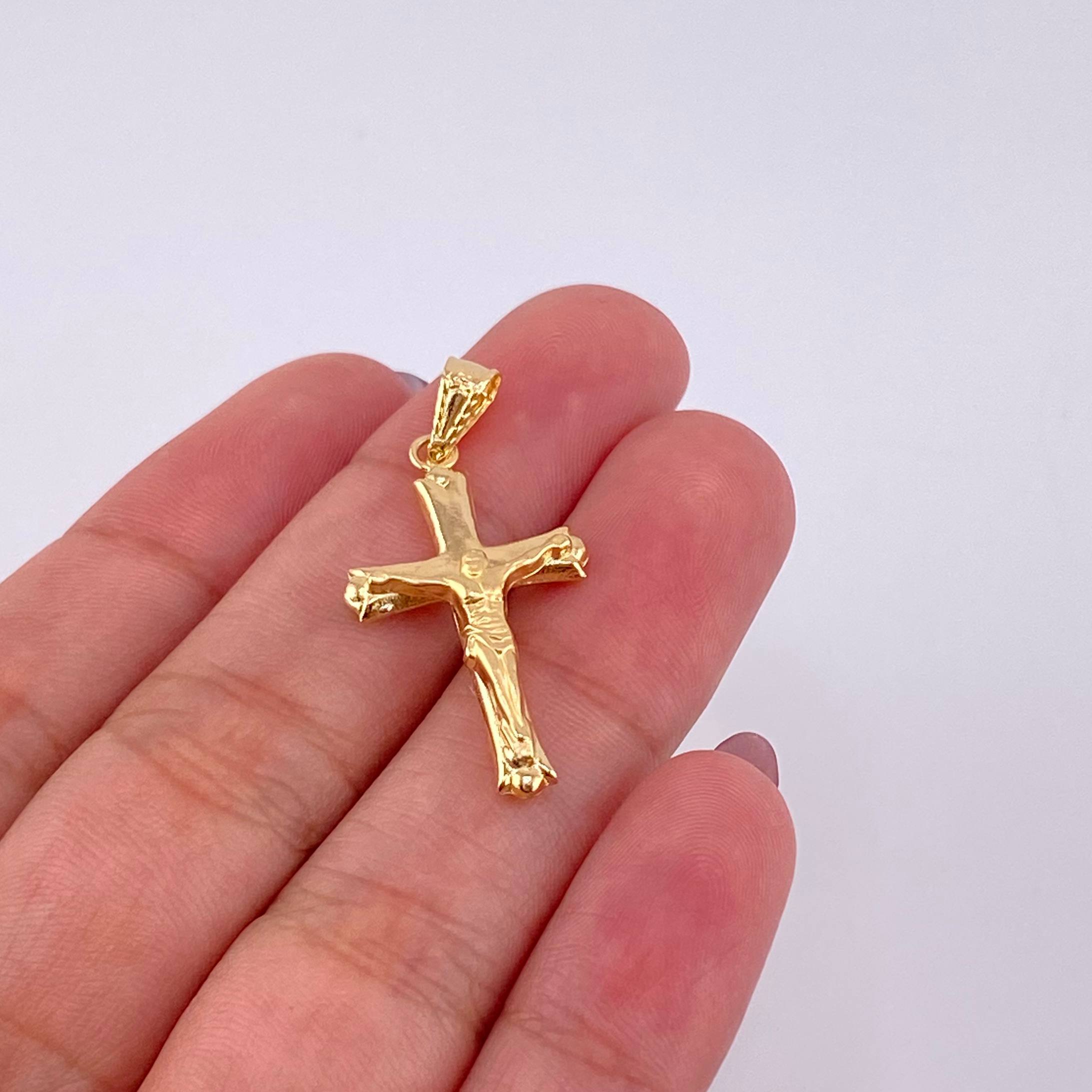 Dije Cruz Cristo Cuatro Destellos Mate 1.25g / 3.4cm Oro Amarillo 18K