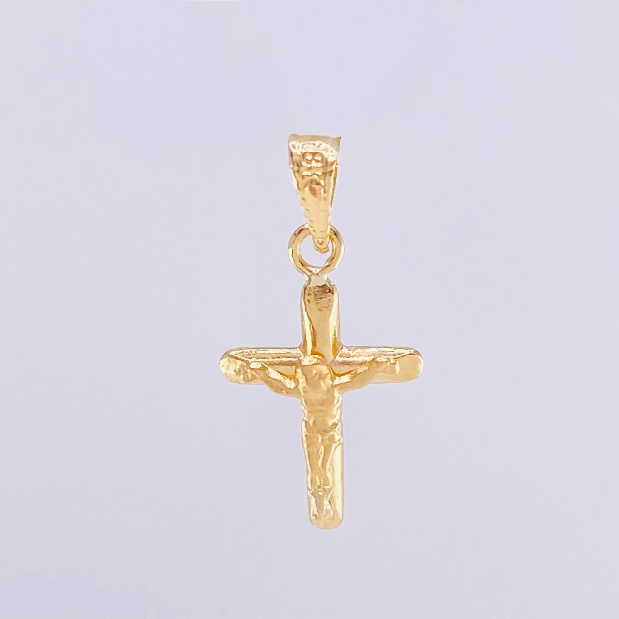 Dije Cruz Cristo Puntas Planas Mate 0.5g / 2.2cm Oro Amarillo 18K