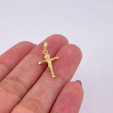 Dije Cruz Cristo Puntas Planas Mate 0.55g / 2.4cm Oro Amarillo 18K