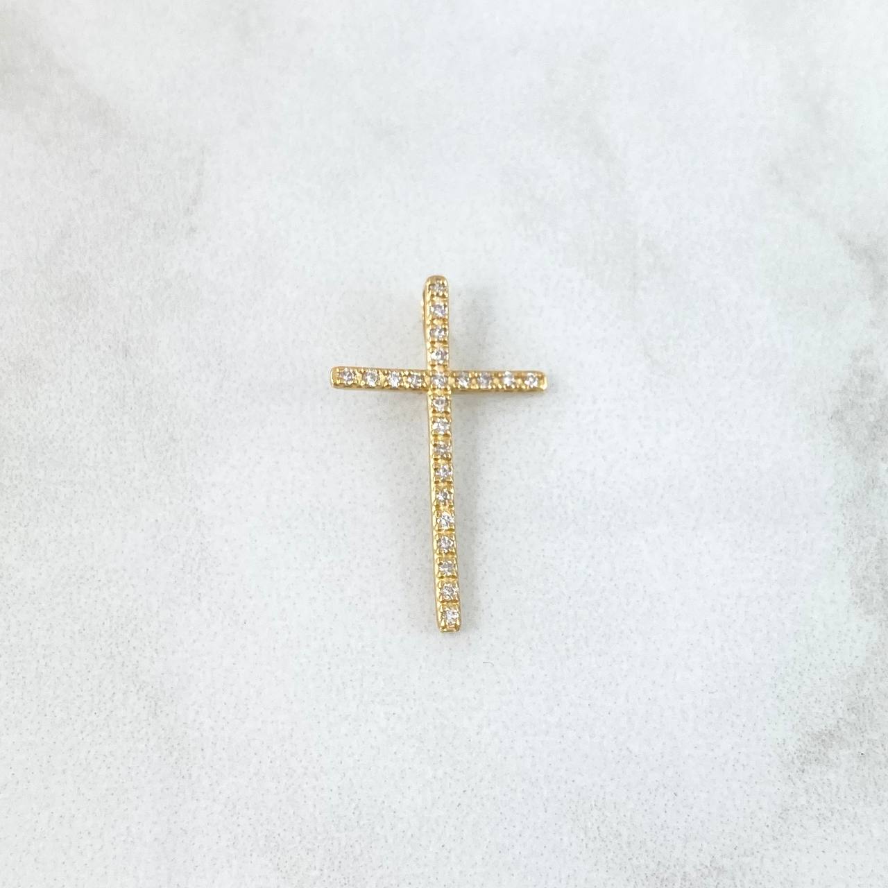 Dije Cruz 0.65gr / 2.4cm / Diamantes Blancos 40pts Oro Amarillo (Joya) *