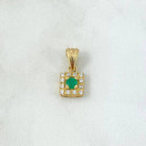 Dije Halo Cuadrado 1.85gr / 1.7cm / Esmeralda 26pts Circones Blancos Oro Amarillo (Joya) ©