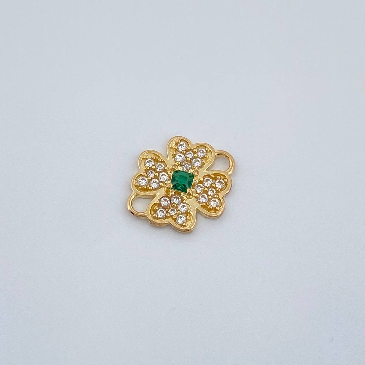 Herraje Trebol 0.75gr / 1.3cm / Oro Amarillo 18K %