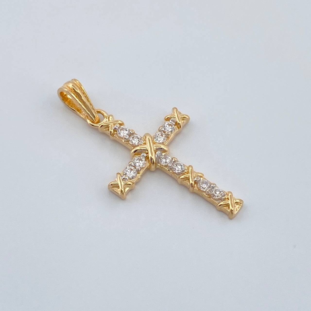 Dije Cruz  1.8gr / 3cm / Oro Amarillo 18K %
