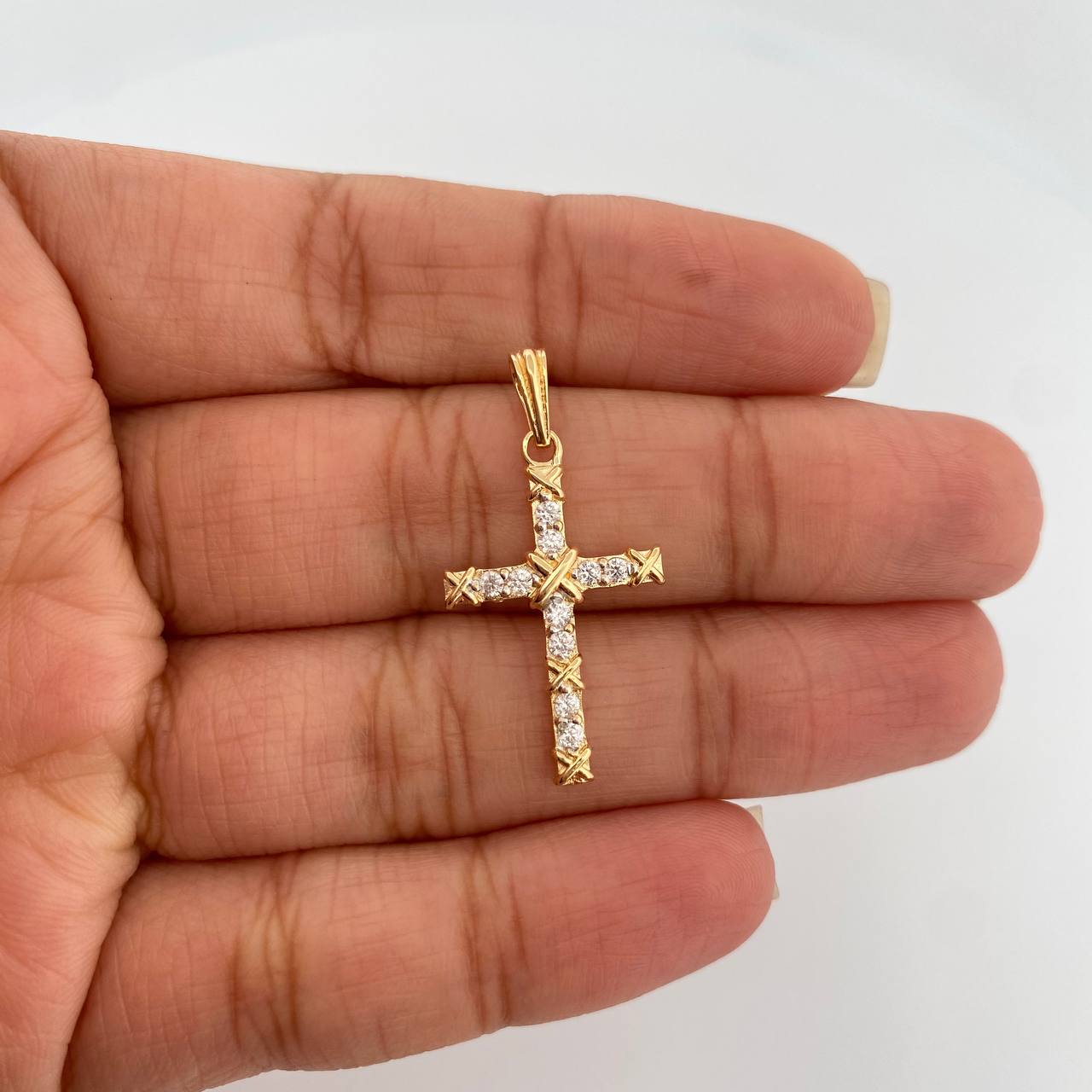 Dije Cruz  1.8gr / 3cm / Oro Amarillo 18K %