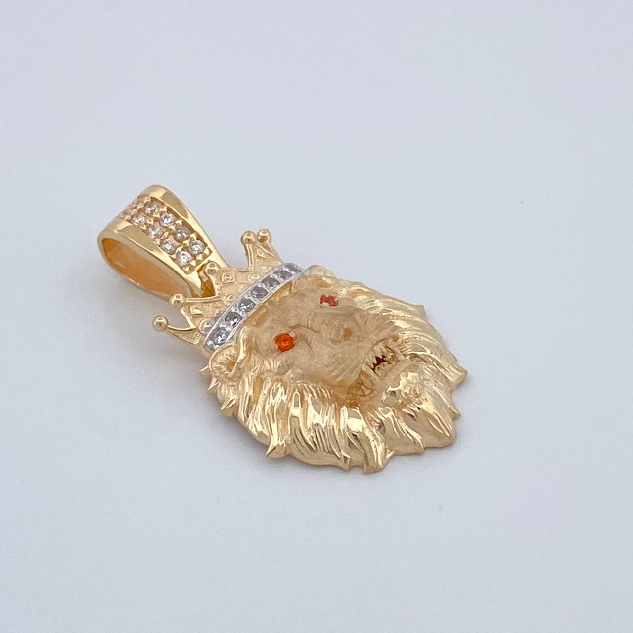 Dije Leon 3.65gr / 2.7cm / Dos Oros Amarillo Blanco  18K %