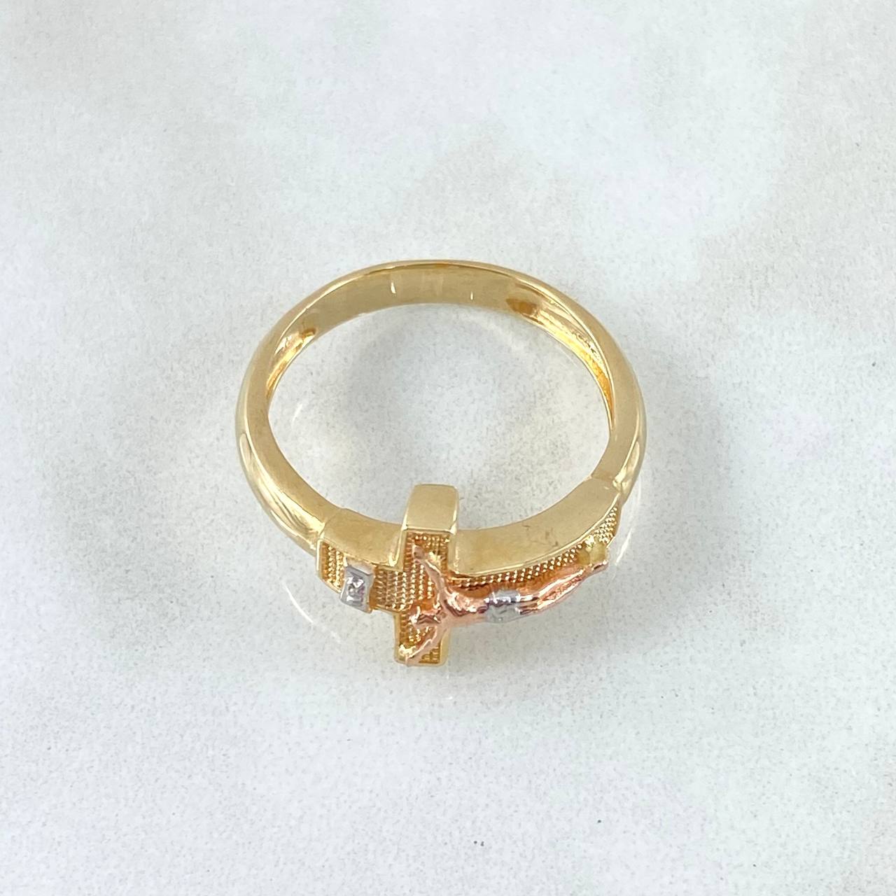 Anillo Crúz Cristo Punteado 4.6gr / T9 3/4 / Oro 18K *