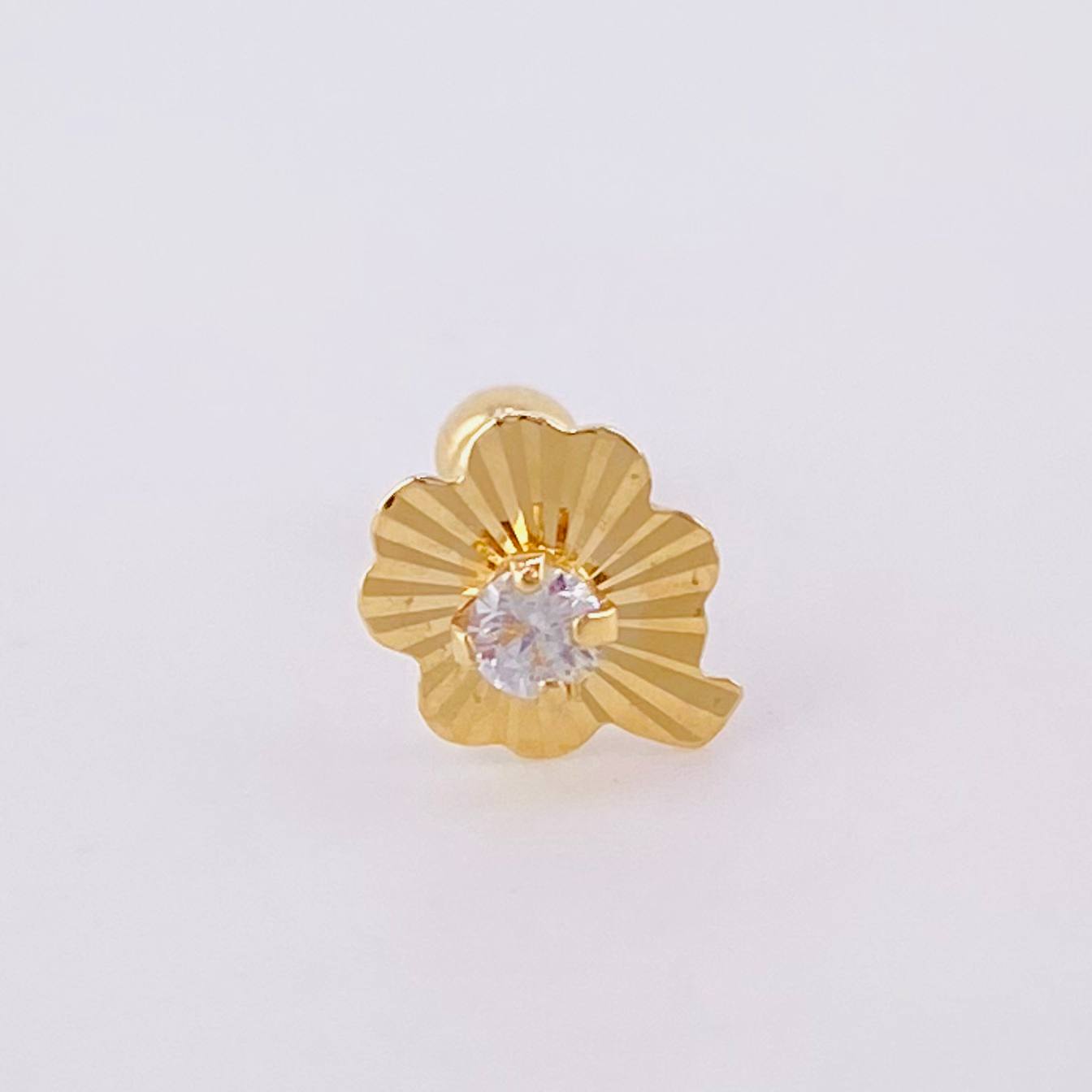 Piercing Trebol Chispa Central 0.45g / 1cm Oro Amarillo 18K