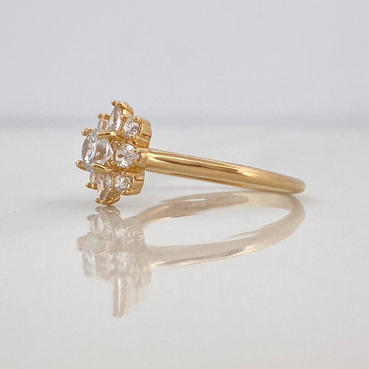 Anillo Flor Tupida 1.85g / T6 Oro Amarillo 18K