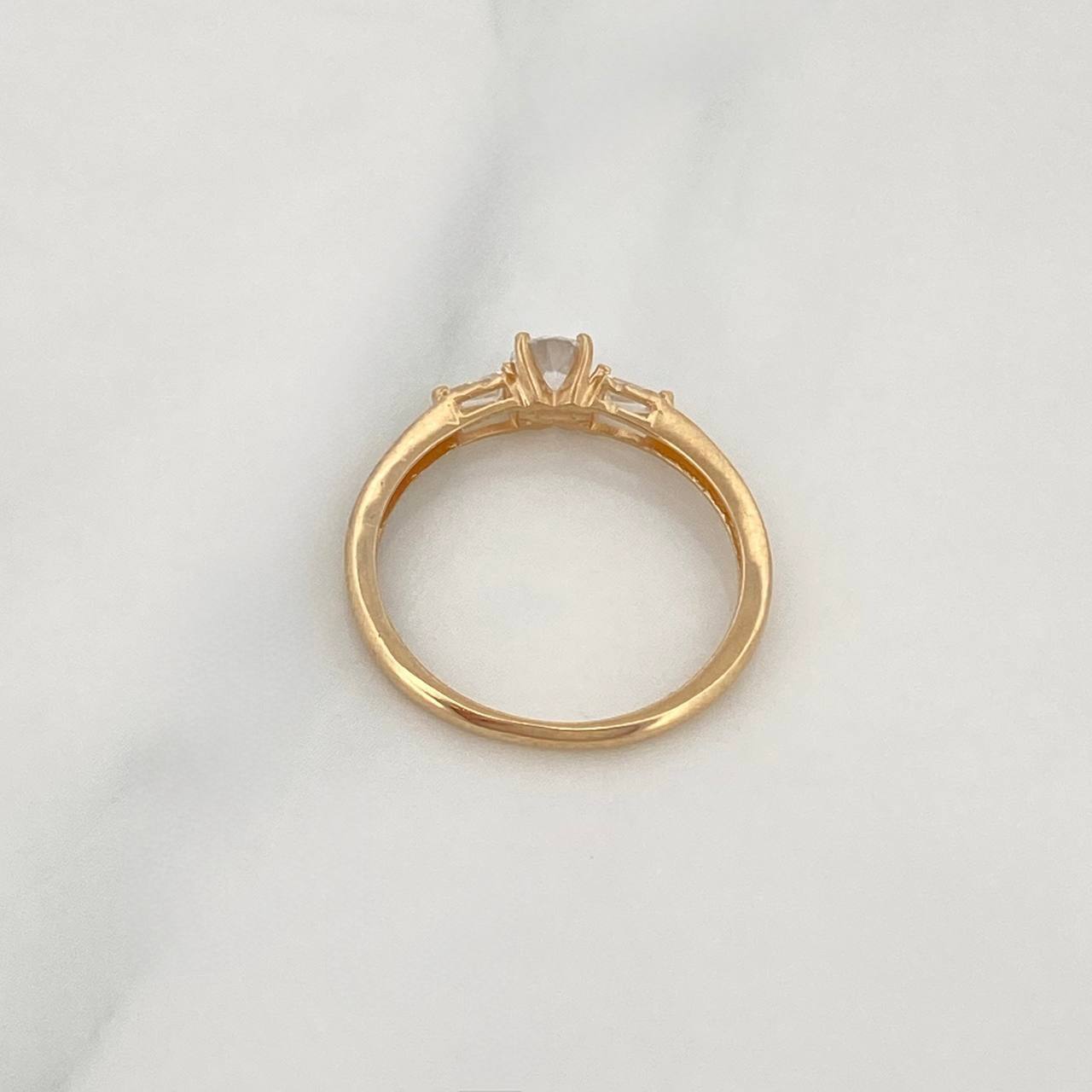Anillo Solitario Trio 1.45g / T6 1/4 Oro Amarillo 18K