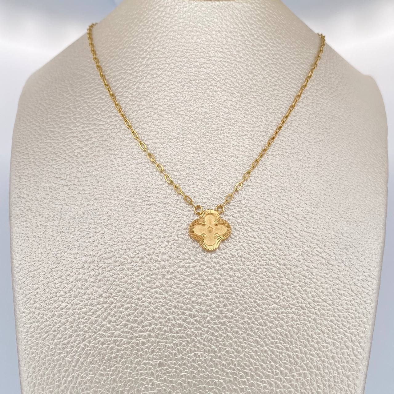 Cadena Trebol Cajon 3.05gr / 44.5cm / 1.27mm Oro Amarillo 18K %