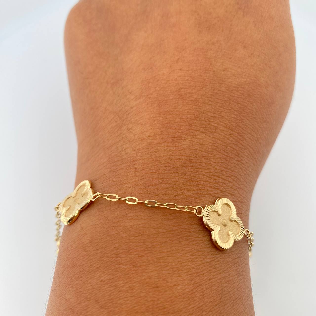 Pulso Trebol Cajon 4.1gr / 19.1cm / 1.72mm Oro Amarillo 18K %