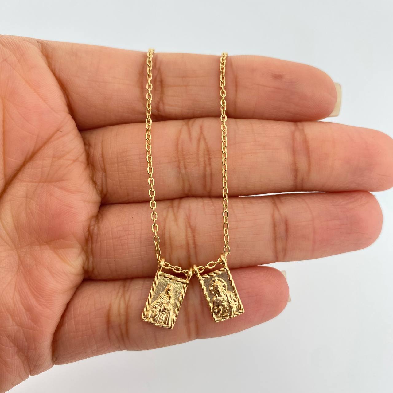 Cadena Aro Seguido Escapulario 4.1gr / 46.1cm / 1.36mm Oro Amarillo 18K %