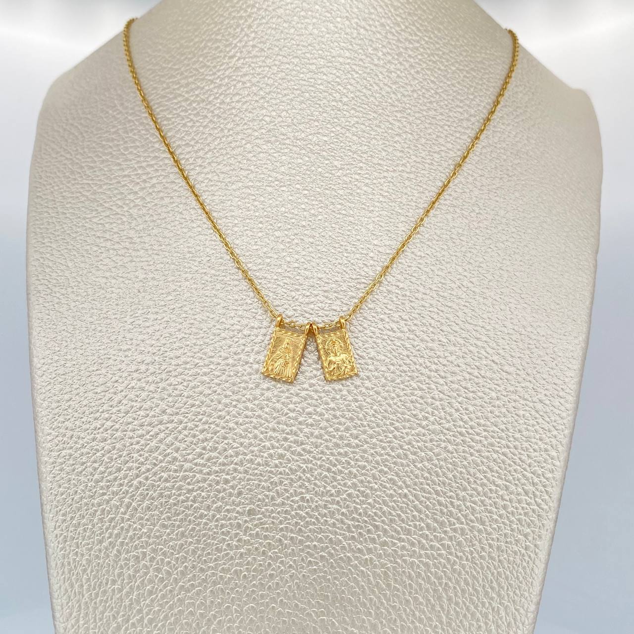 Cadena Aro Seguido Escapulario 4.1gr / 46.1cm / 1.36mm Oro Amarillo 18K %