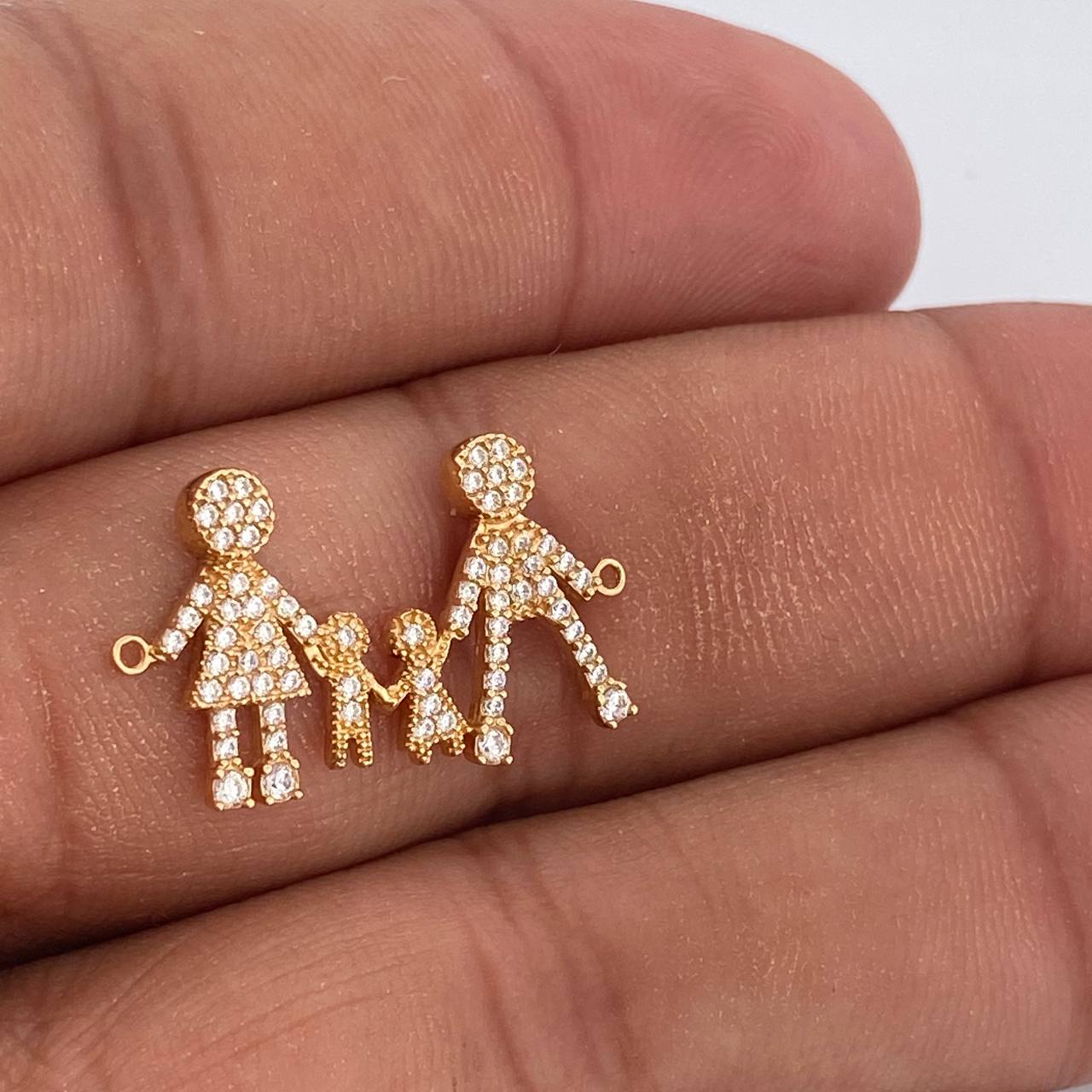 Herraje Silueta Familia 1.9gr / 2.5cm / Oro Amarillo 18K %