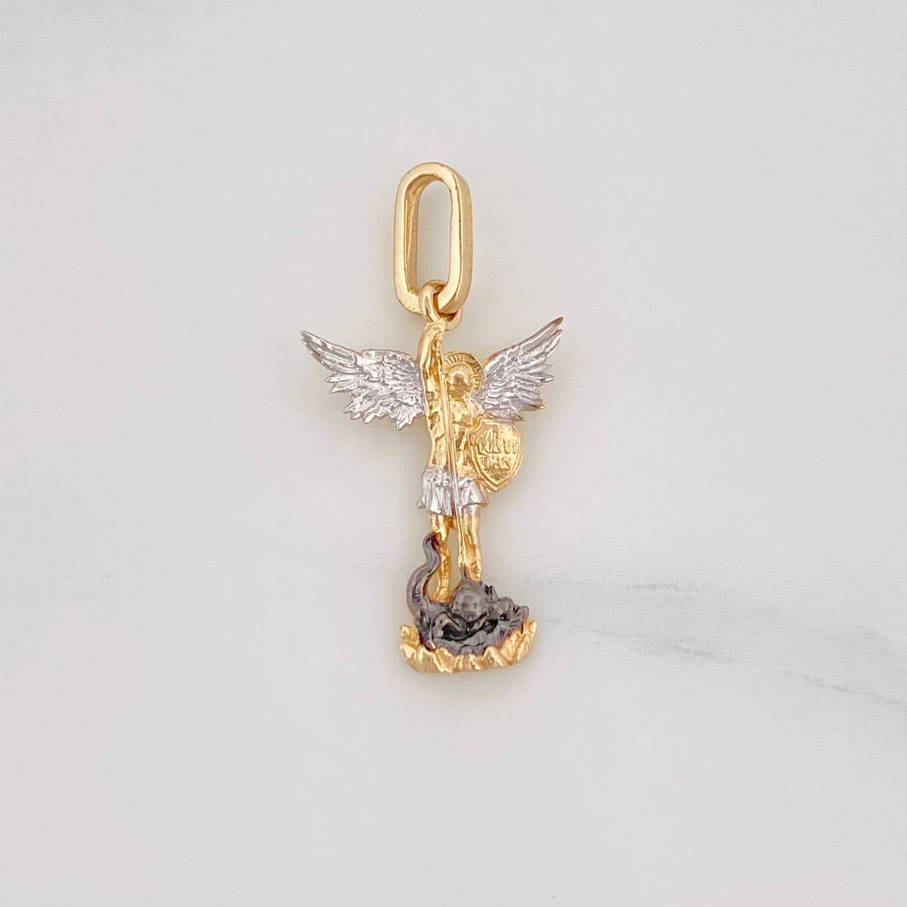 Dije San Miguel Arcángel 1.1g / 2.3cm Tres Oros 18K