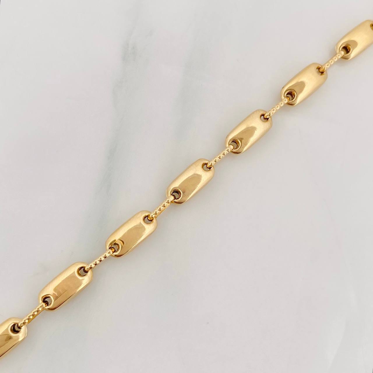 Pulso Rustico Adije 5.25g / 21.05cm / 4.54mm Oro Amarillo 18K