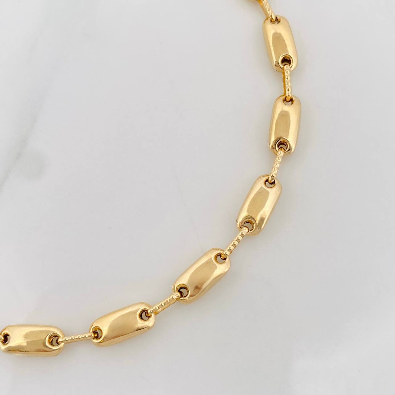 Pulso Rustico Adije 5.25g / 21.05cm / 4.54mm Oro Amarillo 18K