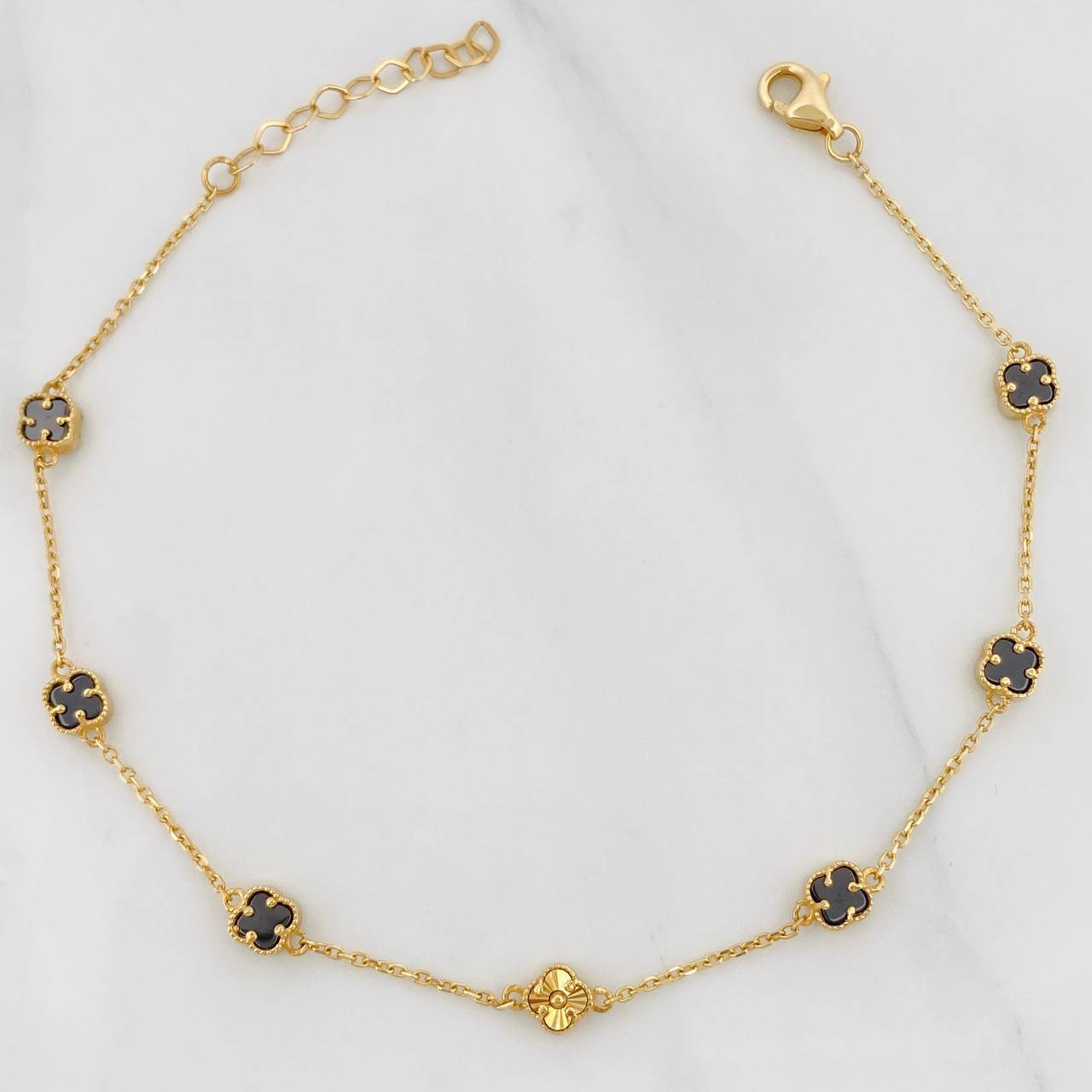 Pulso Aro Seguido Trebol 3.2g / 21.05cm / 1.05mm Oro Amarillo 18K